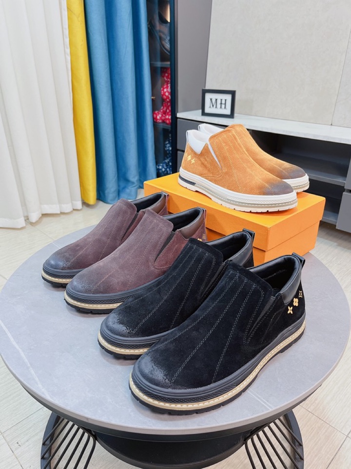 J0 LV男士休闲鞋鞋面选用磨砂牛皮油蜡打磨羊皮内里,舒适透气运动跑步鞋,鞋底：原版舒适耐磨大底,实物拍摄码数38-44