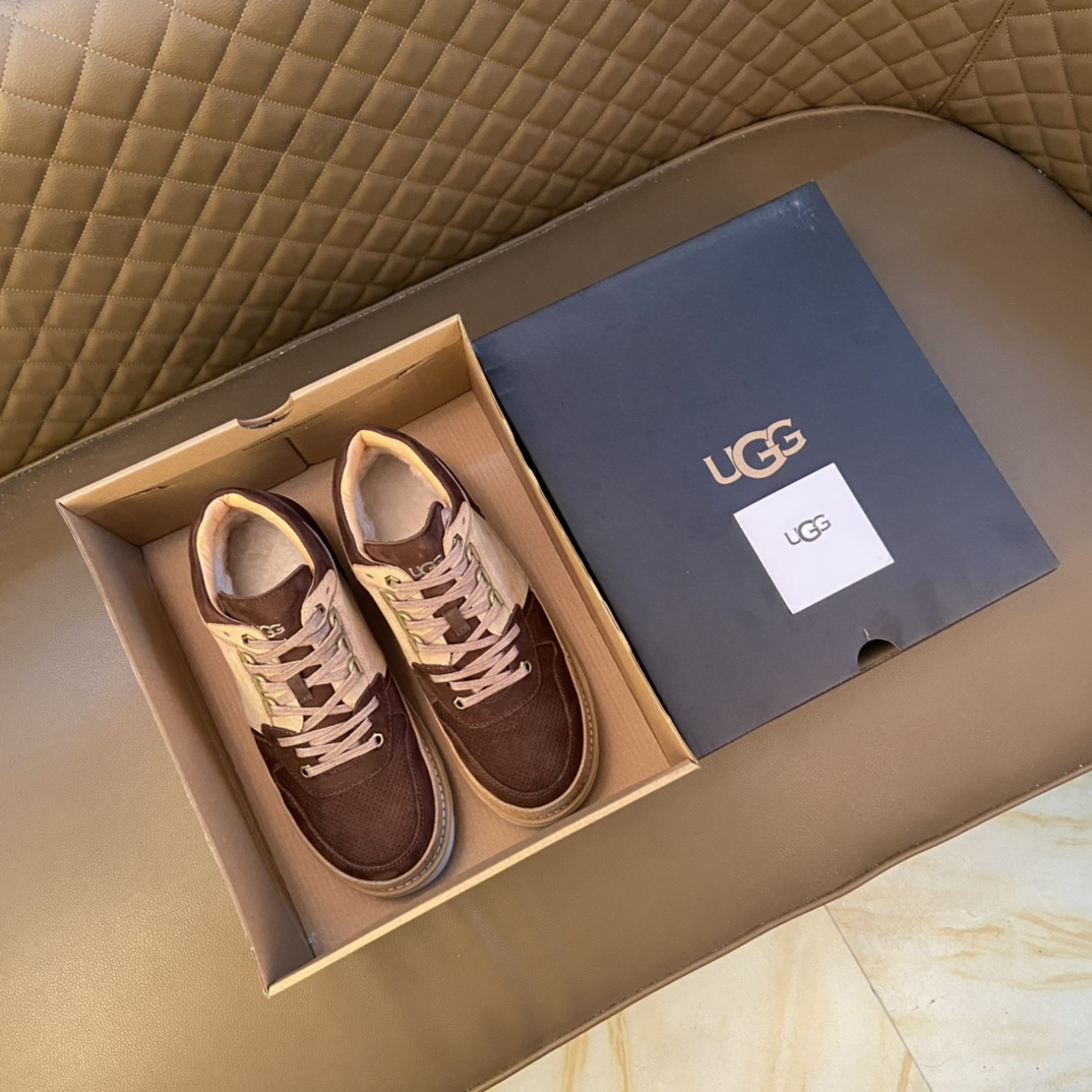 L5  原版雪地靴～UGG英伦风毛毛靴秋冬季绒里款 头层牛皮真羊毛保暖男靴面料头层牛皮 雪融都不怕浸水 原版UGG大底 筒口夹棉更加 司机驾车专用 最可选 内里保证不掺假毛绒 %真羊毛 潮人款豆豆鞋 帆船鞋懒人 卖爆啦爆啦 男款码数：38-44码 45可定做 黑色 灰色 棕色 选