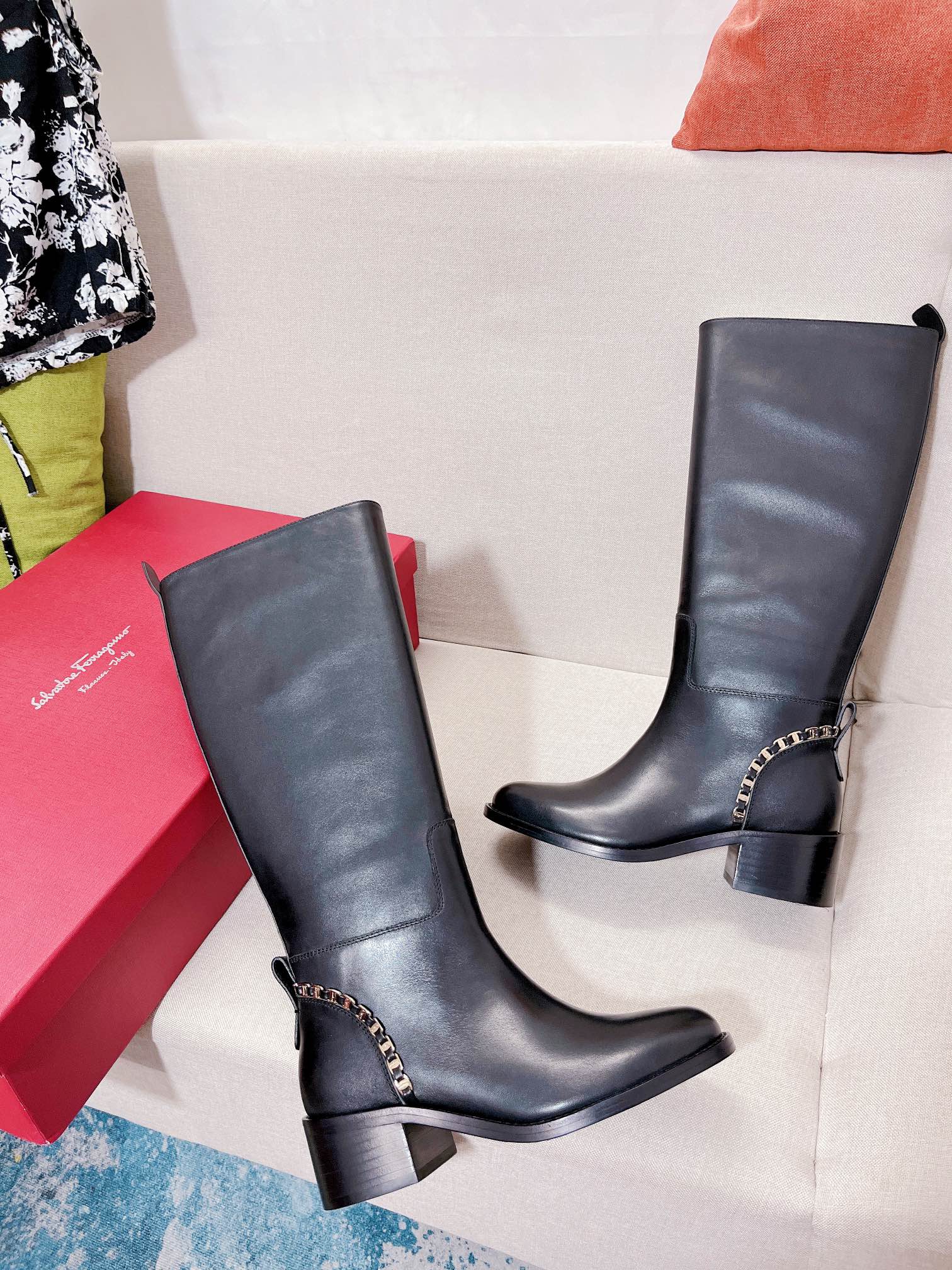 New Fall/Winter Boots: Phila Round Head Vara Chain – Rock spirit with shiny details. - 图片 5