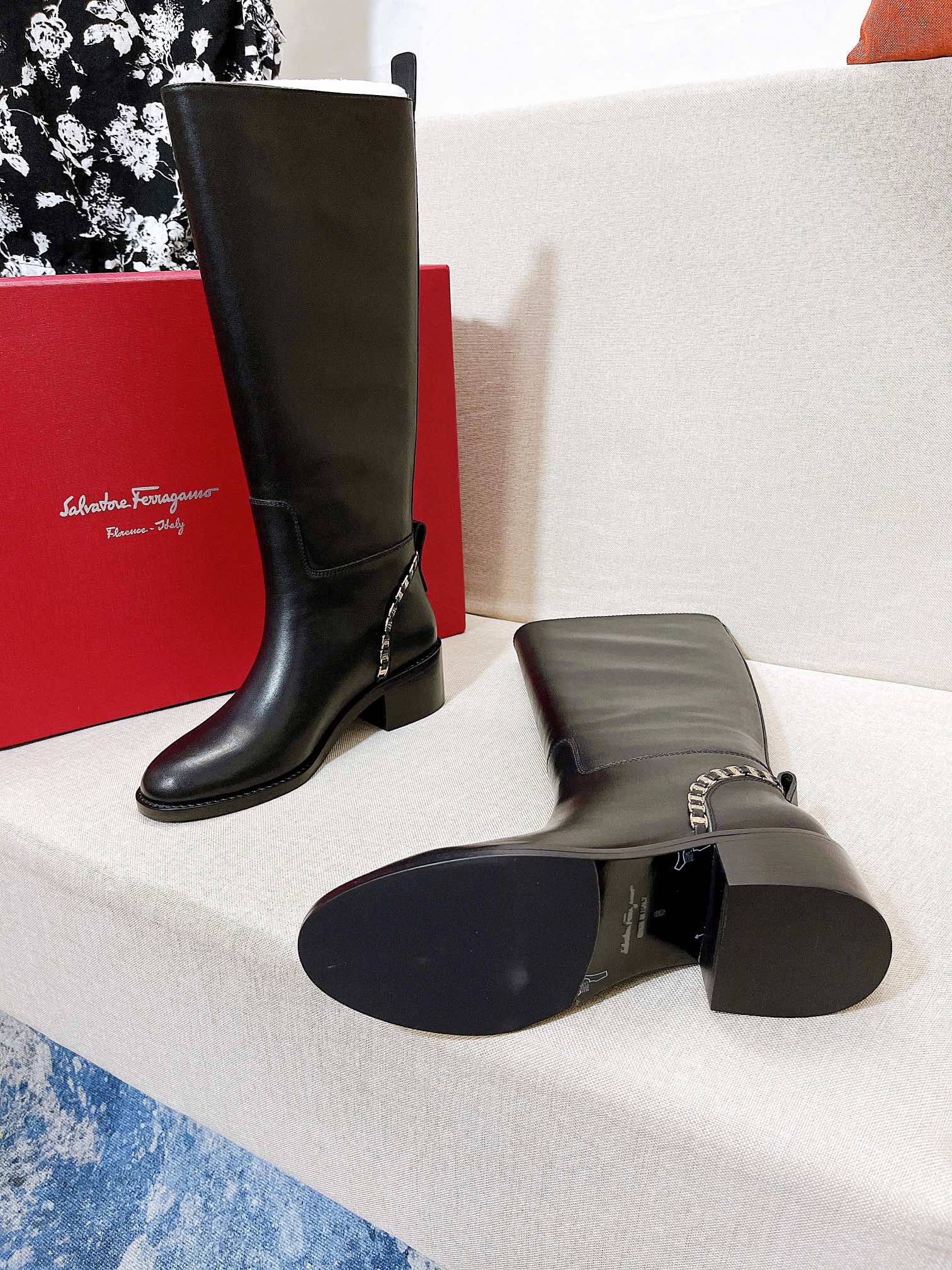 New Fall/Winter Boots: Phila Round Head Vara Chain – Rock spirit with shiny details. - 图片 9