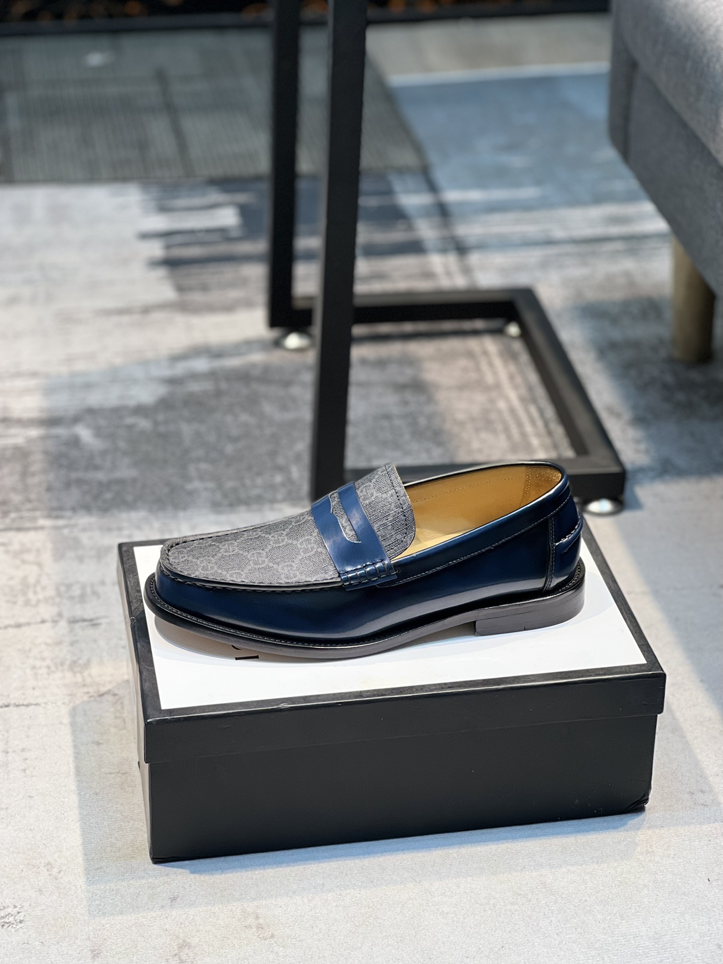 L5  正装休闲皮鞋 品牌 Gucci  古奇 Gucci 尺码 38-44 45可定制      内里 牛皮内里 材料  原版软牛皮鞋面 舒适牛皮内里 原版橡胶耐磨轻便柔软大底