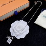 High Quality Designer
 Louis Vuitton Jewelry Necklaces & Pendants White