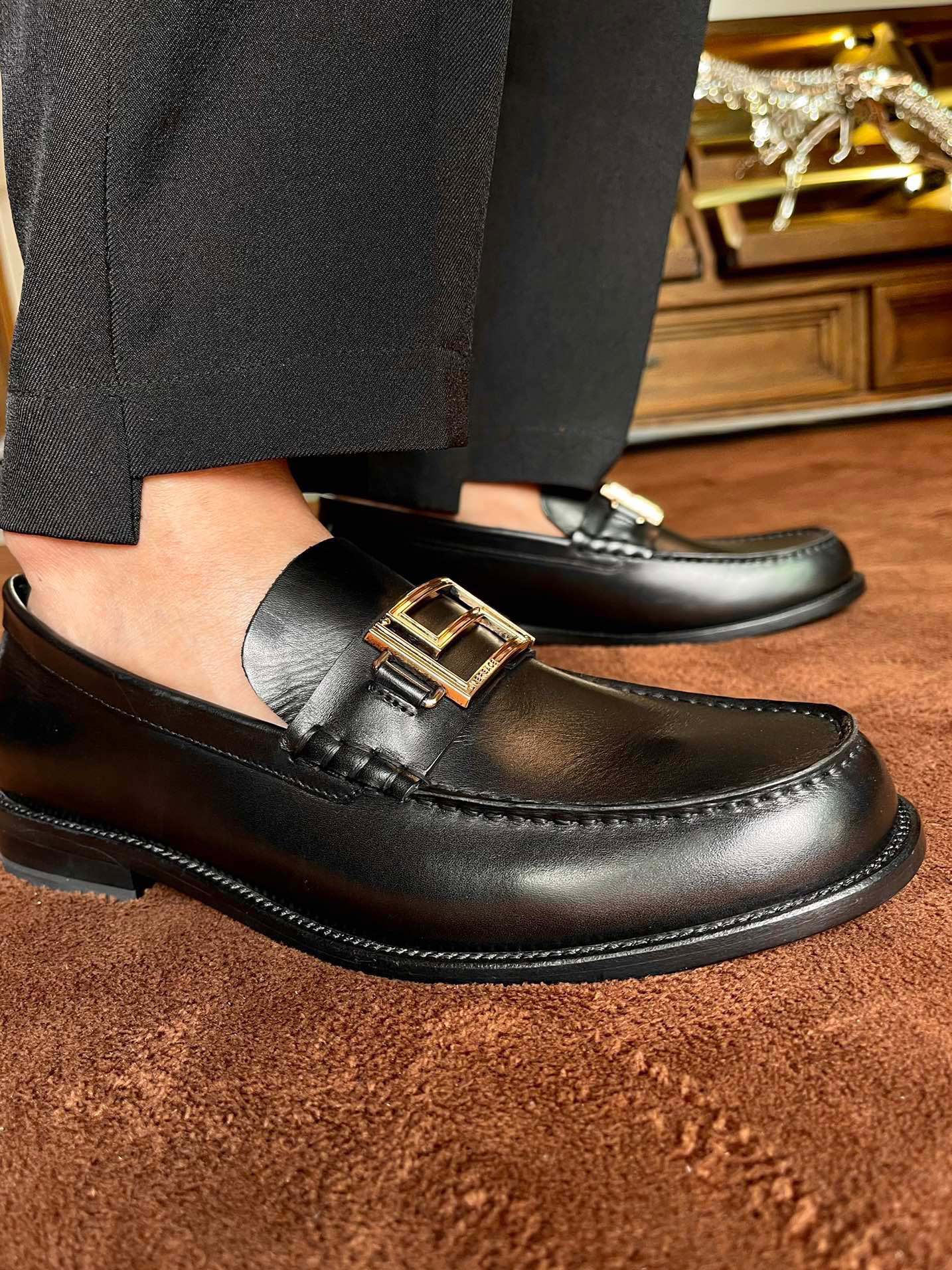 Versace Style Leather Men's Shoes style reference detail image 8 from source 781468