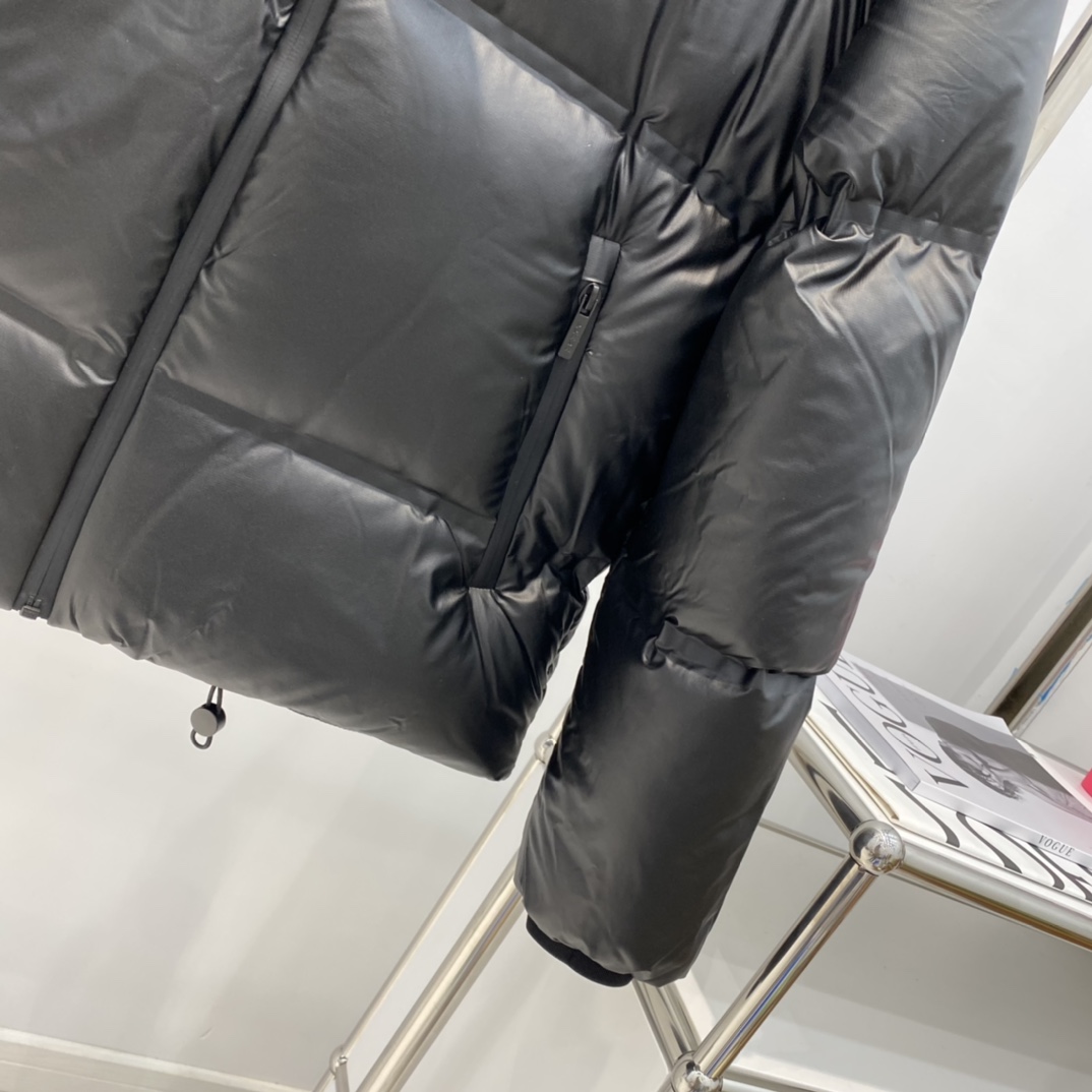 Guangzhou high-quality Prada red label hooded down jacket, unisex, sizes S-XXL.-Big cat