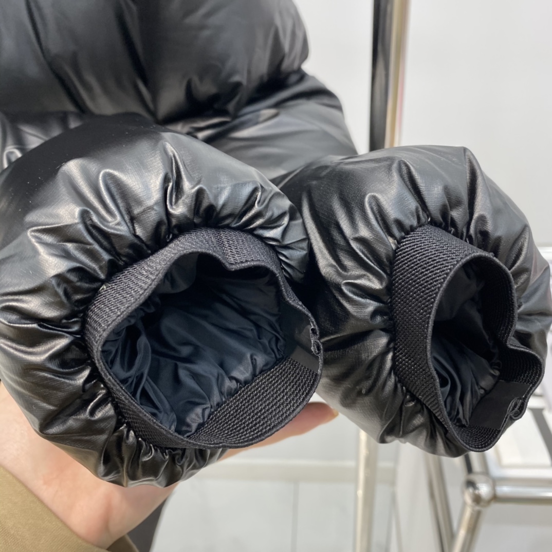 Guangzhou high-quality Prada red label hooded down jacket, unisex, sizes S-XXL.-Big cat