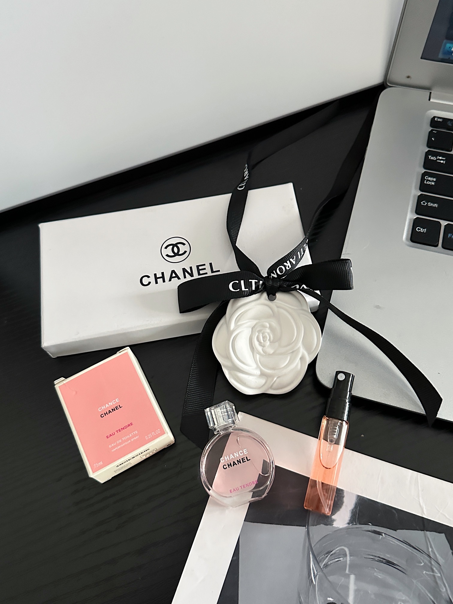 The tender, lingering quality of this fragrance’s drydown offers a quiet - Perfume 2