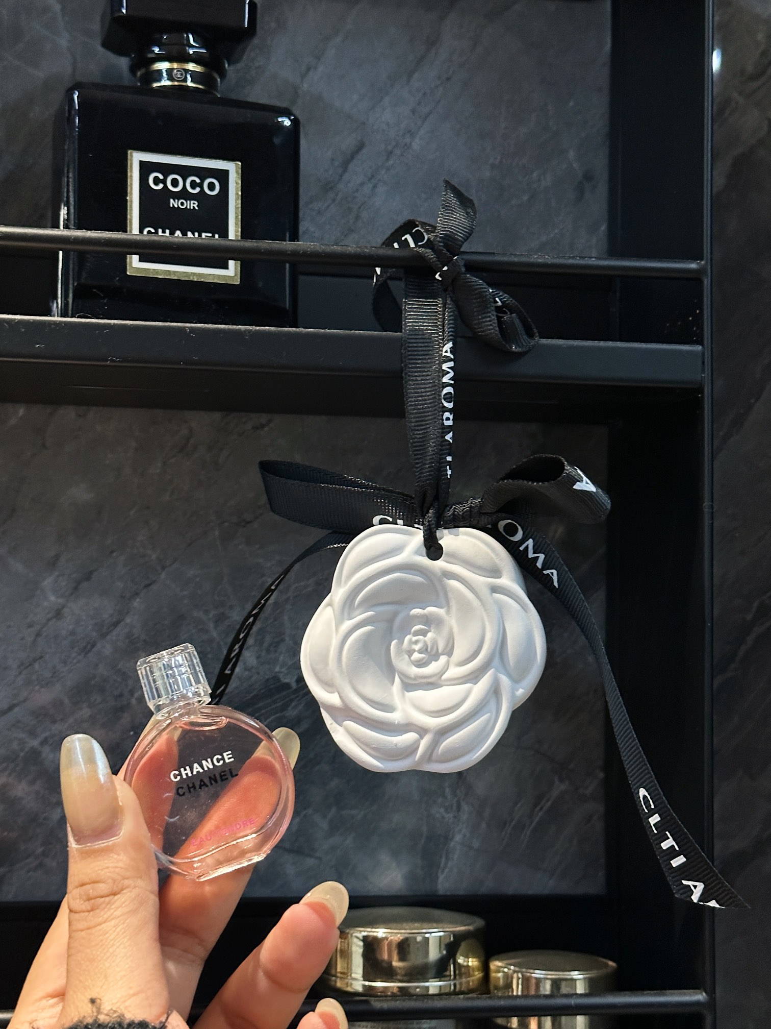 Hanging wardrobe fragrance designed for versatile multi-space use - Comprehensive 3