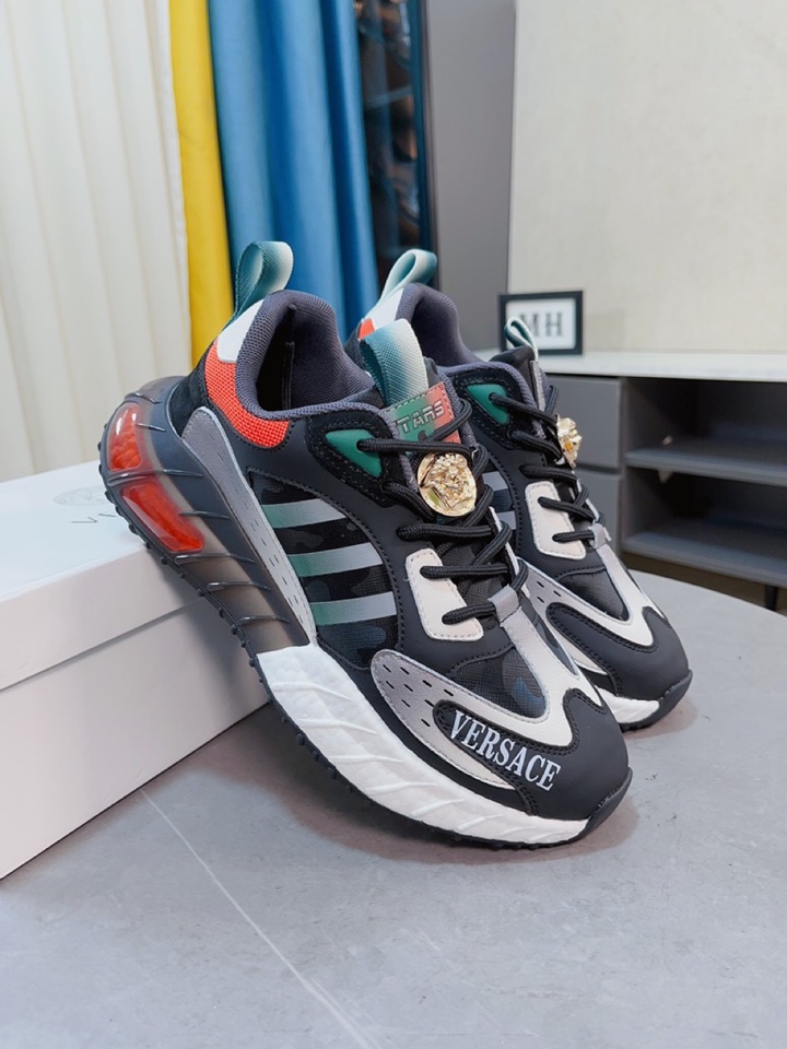 J0  Versace 范思哲 .鞋面霸气LOGO更是重金精心打造 材料：真皮鞋垫,欧美大师独特版面设计 完美打造专柜品质,耐磨仿滑原版 Versace 范思哲 大底 超级舒服.绝对的焦点 高端 优雅.男鞋码数38-44