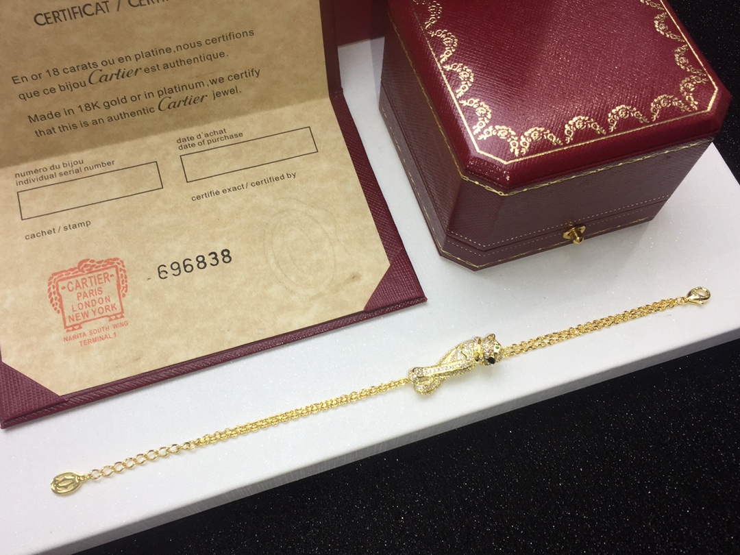 奢华豹头手链Cartier卡地亚[强]1:1豹子满钻手链出货经典贵族范儿奢华满钻抚媚豹子设计独家实拍亚金