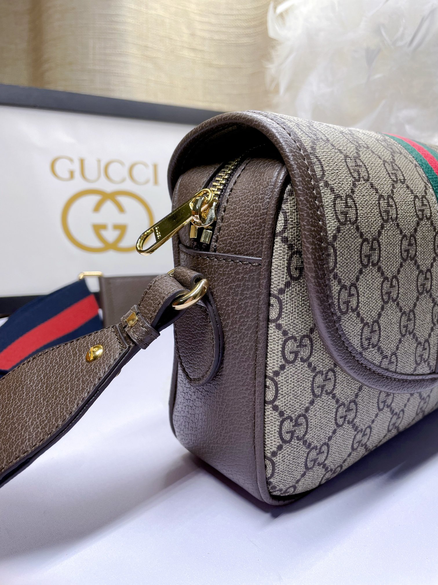 Gucci OphidiaミニGG肩背包 - パンクスタイルの新解釈