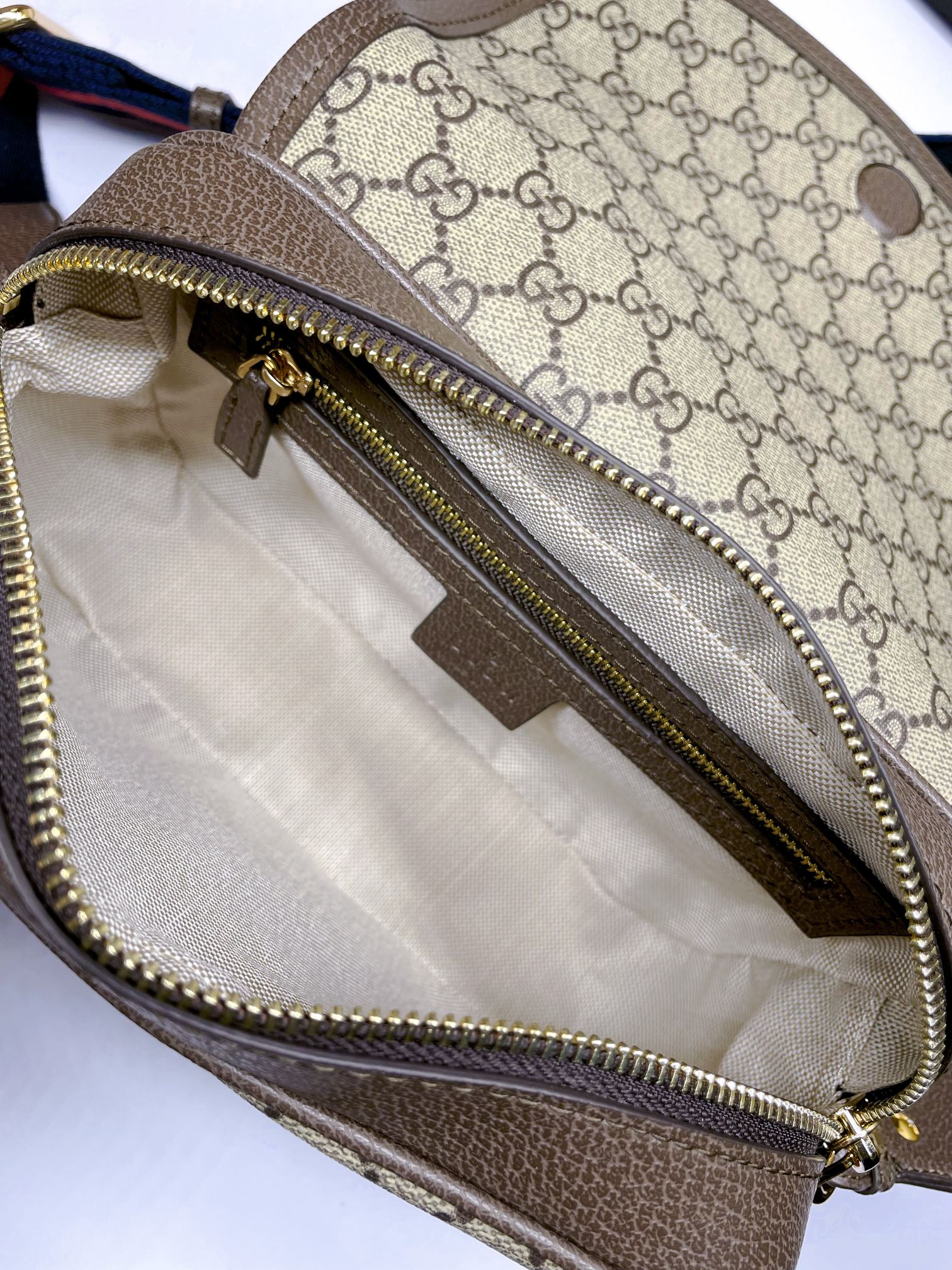 Gucci OphidiaミニGG肩背包 - パンクスタイルの新解釈