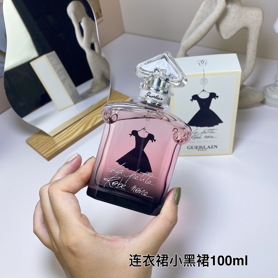 80💰原单品质
娇兰小黑裙100ml！味道：淡香，141814浓香。