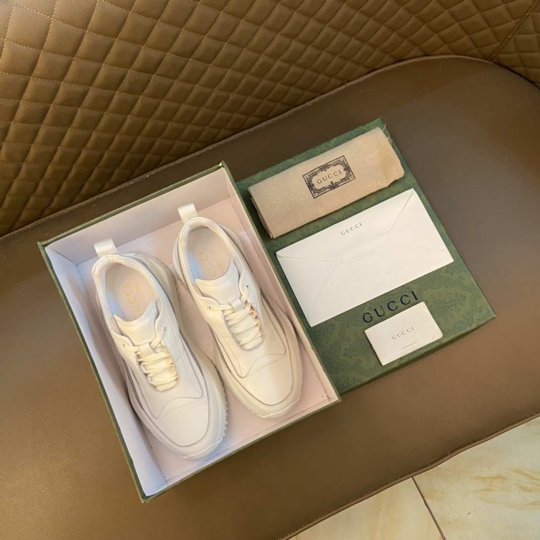 J5  配全套包装Gucci  古奇 GUCCI～冬季老爹鞋香港原单顶级1:1 精湛工艺 顶级质量高端精品男士休运动板鞋 英伦时尚风 原版磨砂牛皮 牛皮内里 懒人套脚乐福款 此款面料采用进口顶级柔软牛皮适合司机驾车出行 包底鞋 原版防滑耐磨橡胶大底码数 38-44码 45 定做 黑色 白色 可选 长期供天猫 淘宝 一系列图案 长期供实体店补货