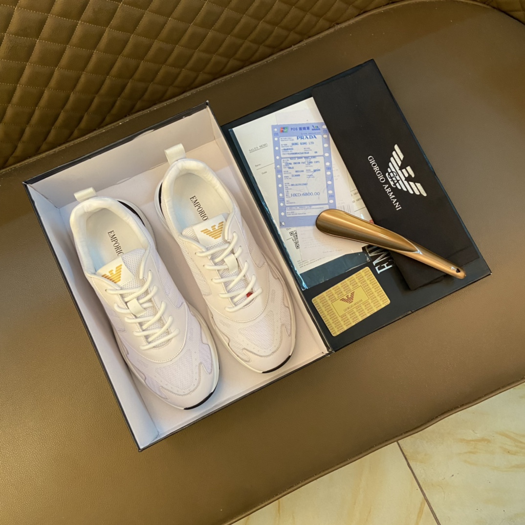 I5 Armani 阿玛尼  休闲系列 原版专柜潮鞋 鞋面意大利进口特殊材质原版面料,羊皮内里,潮男年轻人必备,欧美时尚风格,无论走到那你都是亮点.1:1复刻 运动风,原单 Armani 阿玛尼 印图 懒人套脚必备 原版运动底 精品打造 适合司机驾车出行 款式简单而不失奢华,百搭,让你走到那都是亮点,男鞋码数：38-44 45定做 灰色 红色 白色 选长期供实体店补货