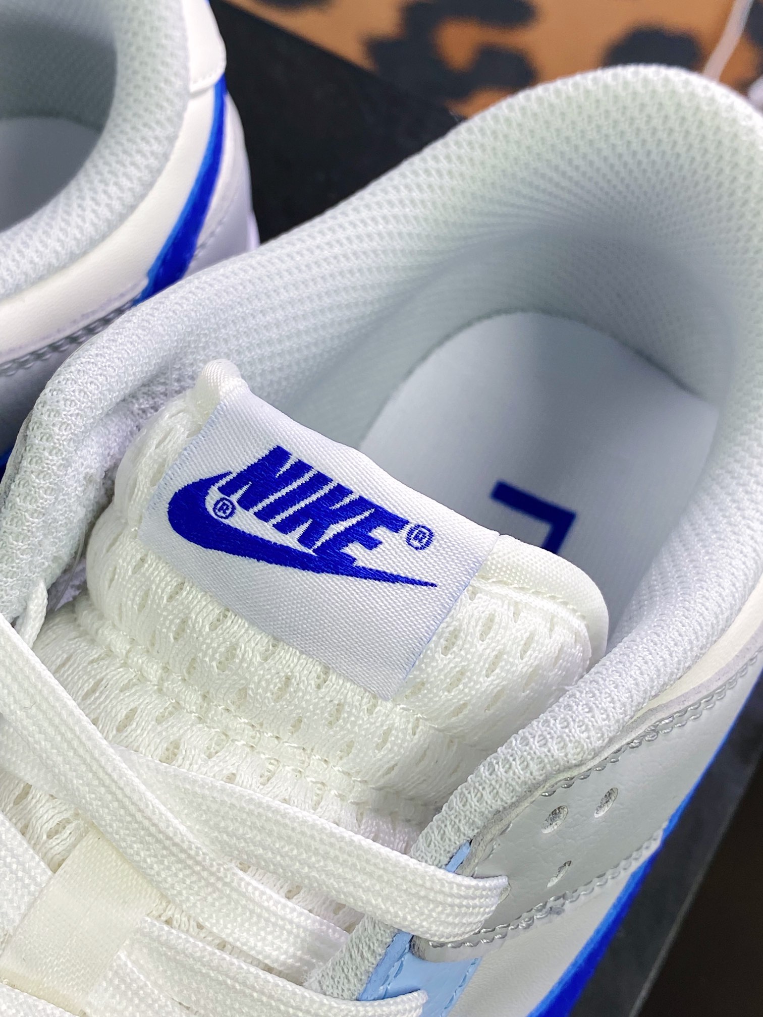 220 WMNS SB Dunk Low GS”Ivory Hyper Royal”扣篮FB1843-141