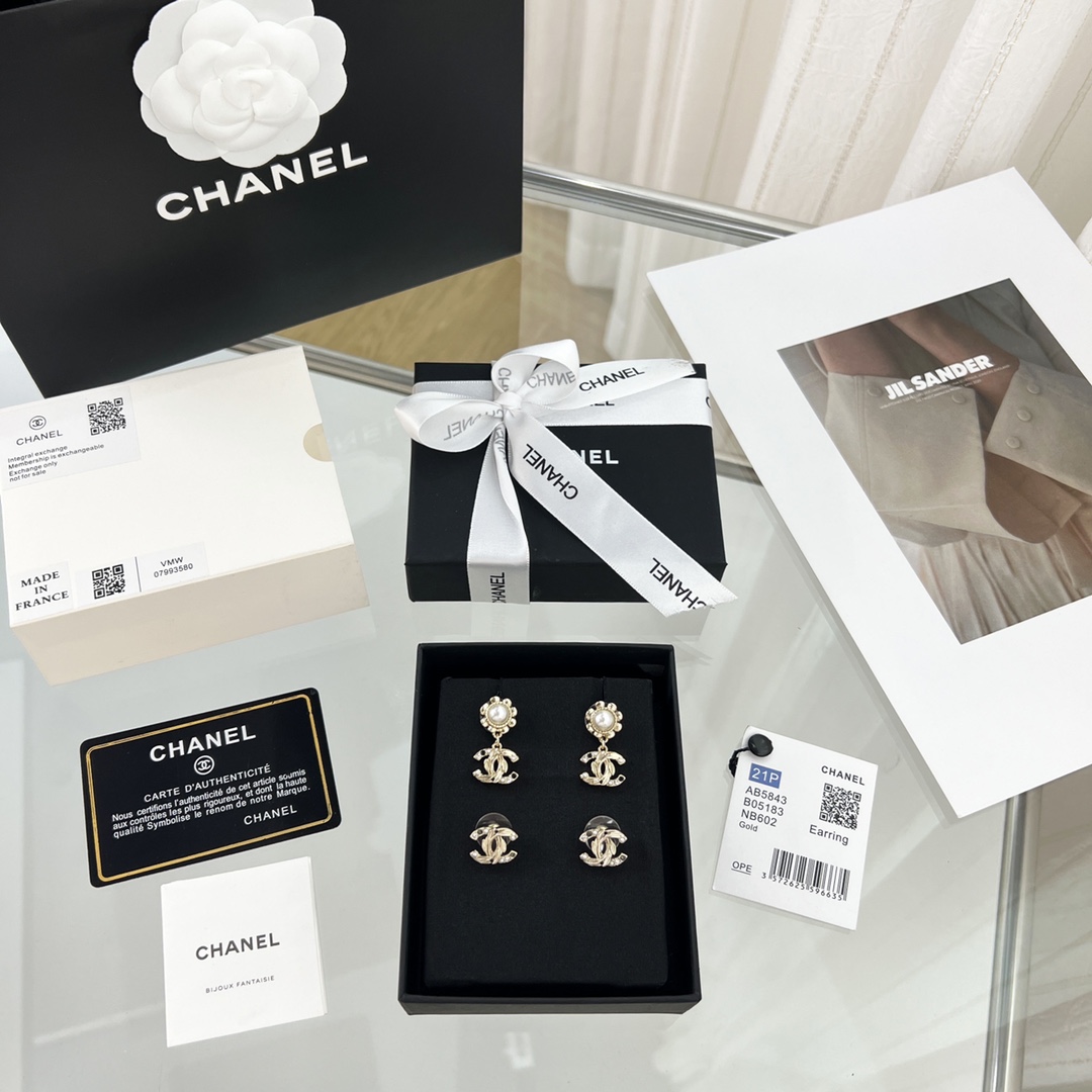 新款☑️CHANEL香奈儿双c耳钉耳环