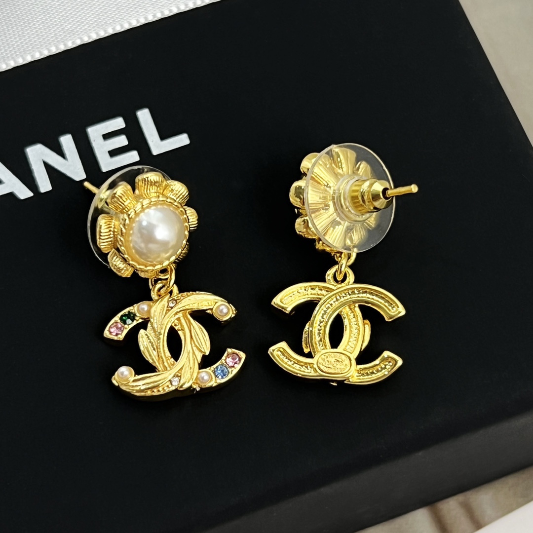 新款☑️CHANEL香奈儿双c耳钉耳环