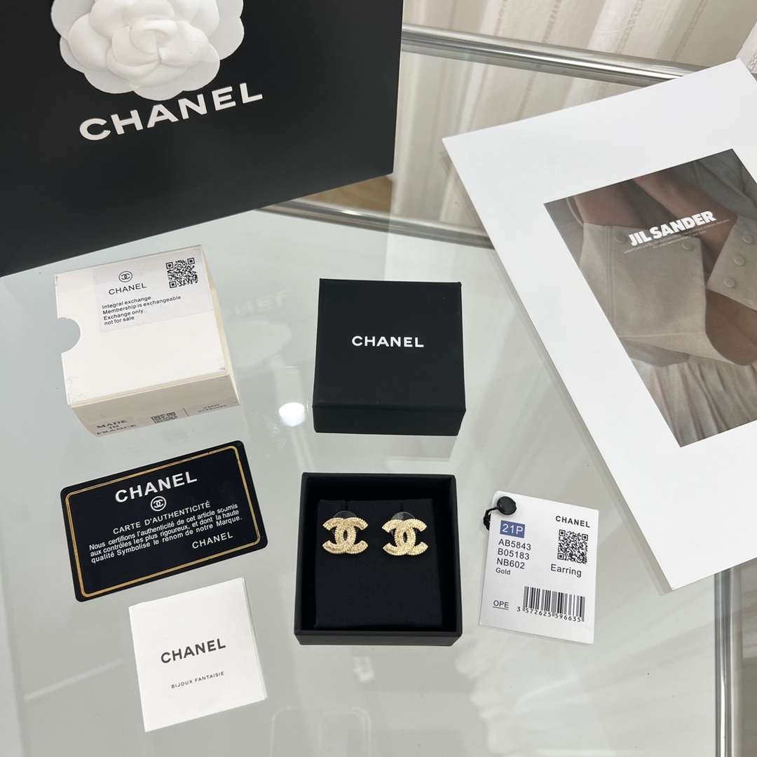 新款☑️CHANEL香奈儿双c耳钉耳环