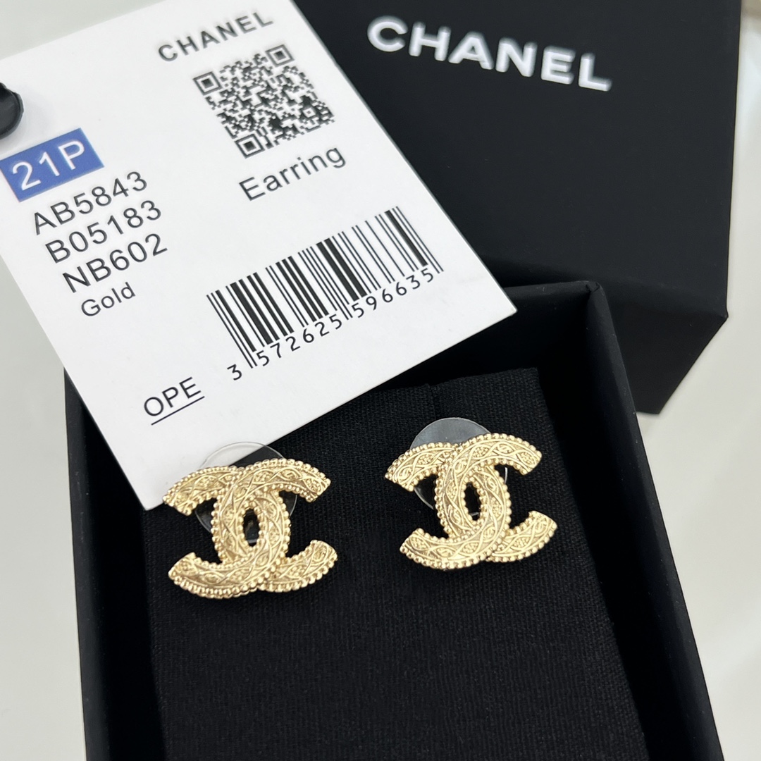 新款☑️CHANEL香奈儿双c耳钉耳环