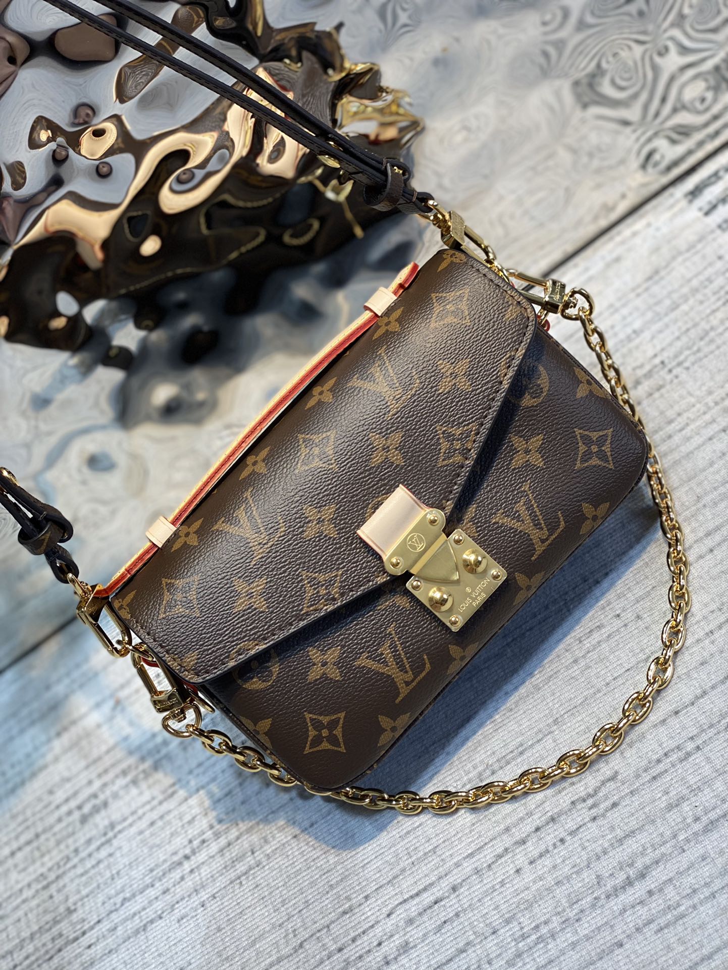 NO:176442,M46279 Old Flower New Small Postman Bag Details Appreciation,19860909M46279 老花 新款小号邮差包细节图鉴赏,,Bag