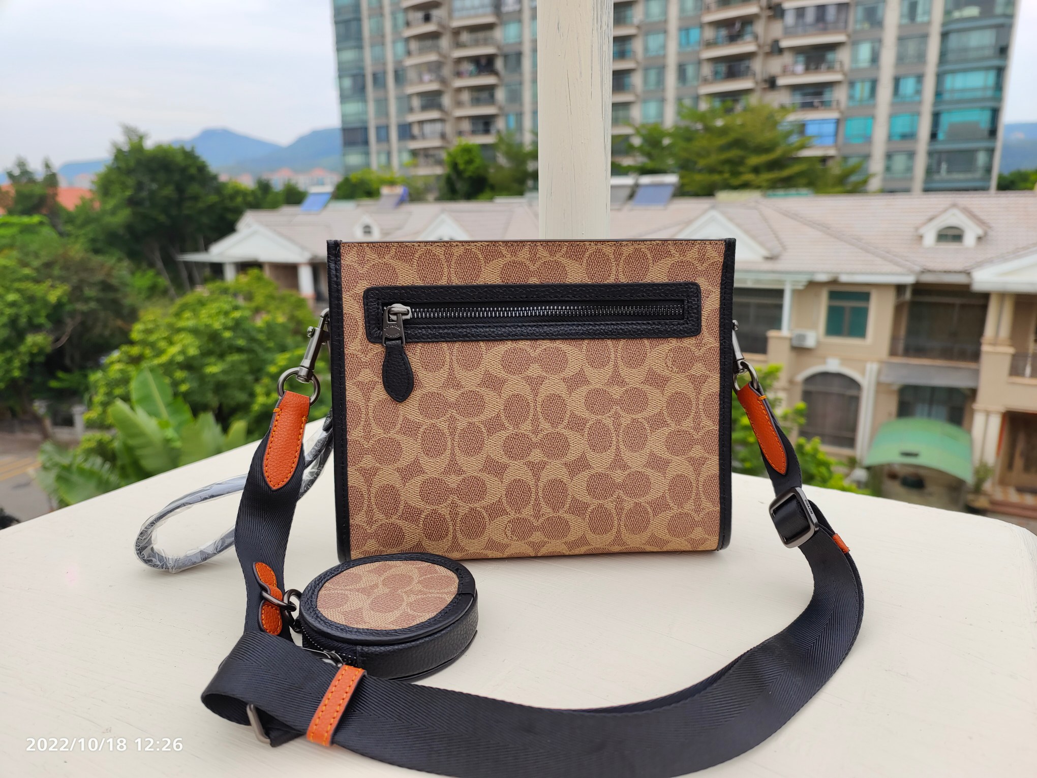 Coach cc088 Coach马车标志印花牛皮HITCH男手拿斜挎包 一包多用 斜挎包 可手抓包