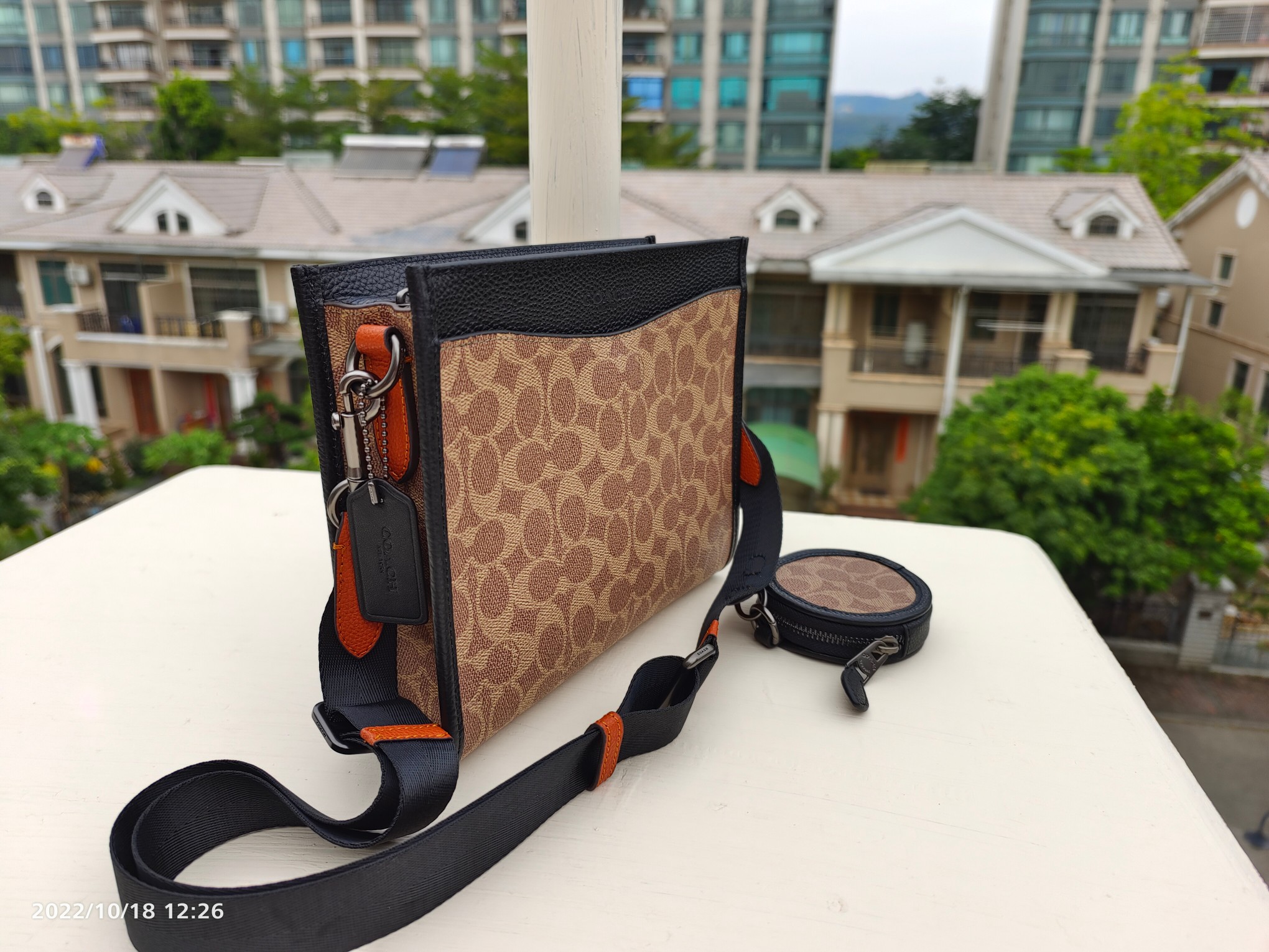 Coach cc088 Coach马车标志印花牛皮HITCH男手拿斜挎包 一包多用 斜挎包 可手抓包