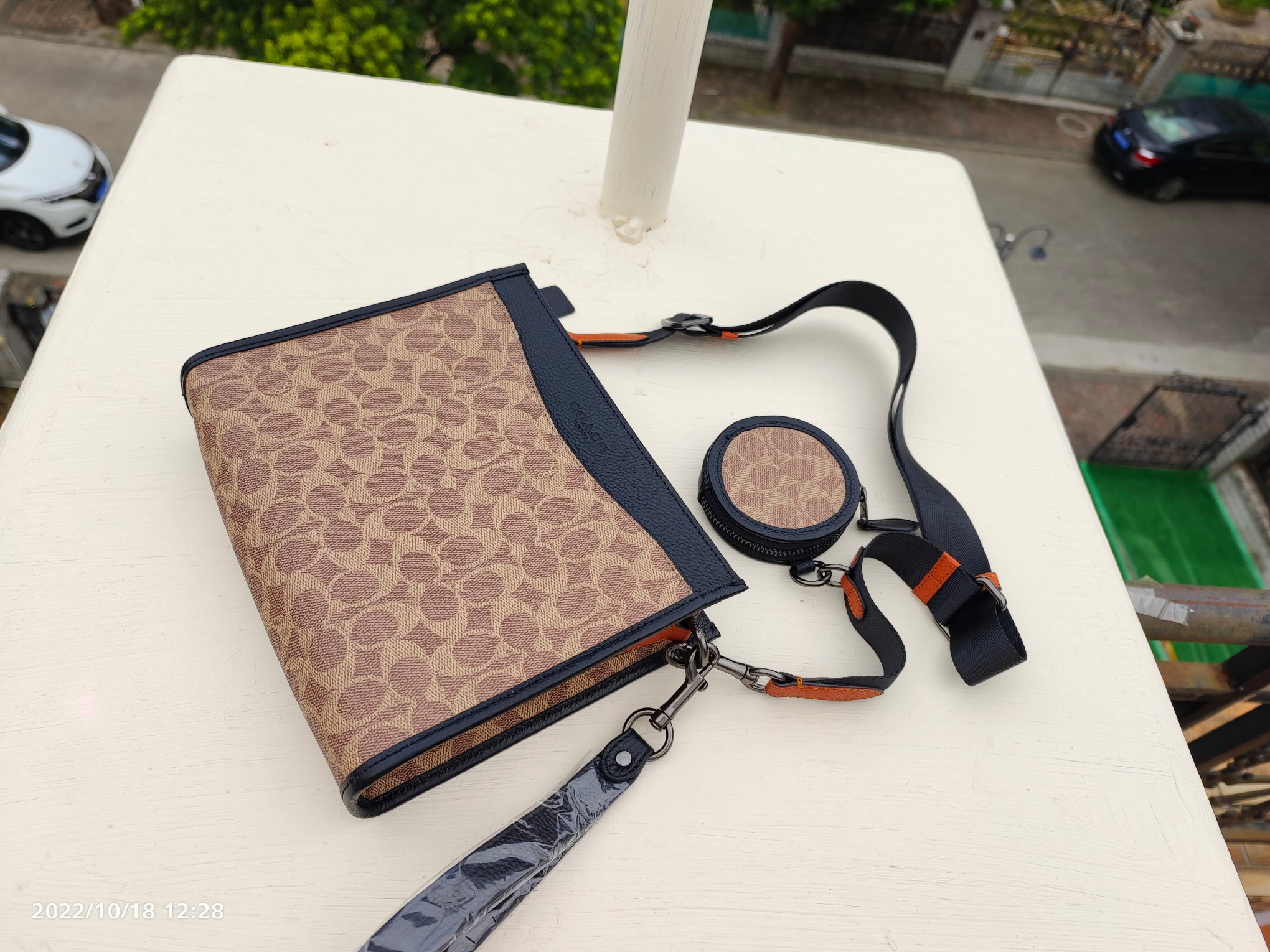 Coach cc088 Coach马车标志印花牛皮HITCH男手拿斜挎包 一包多用 斜挎包 可手抓包