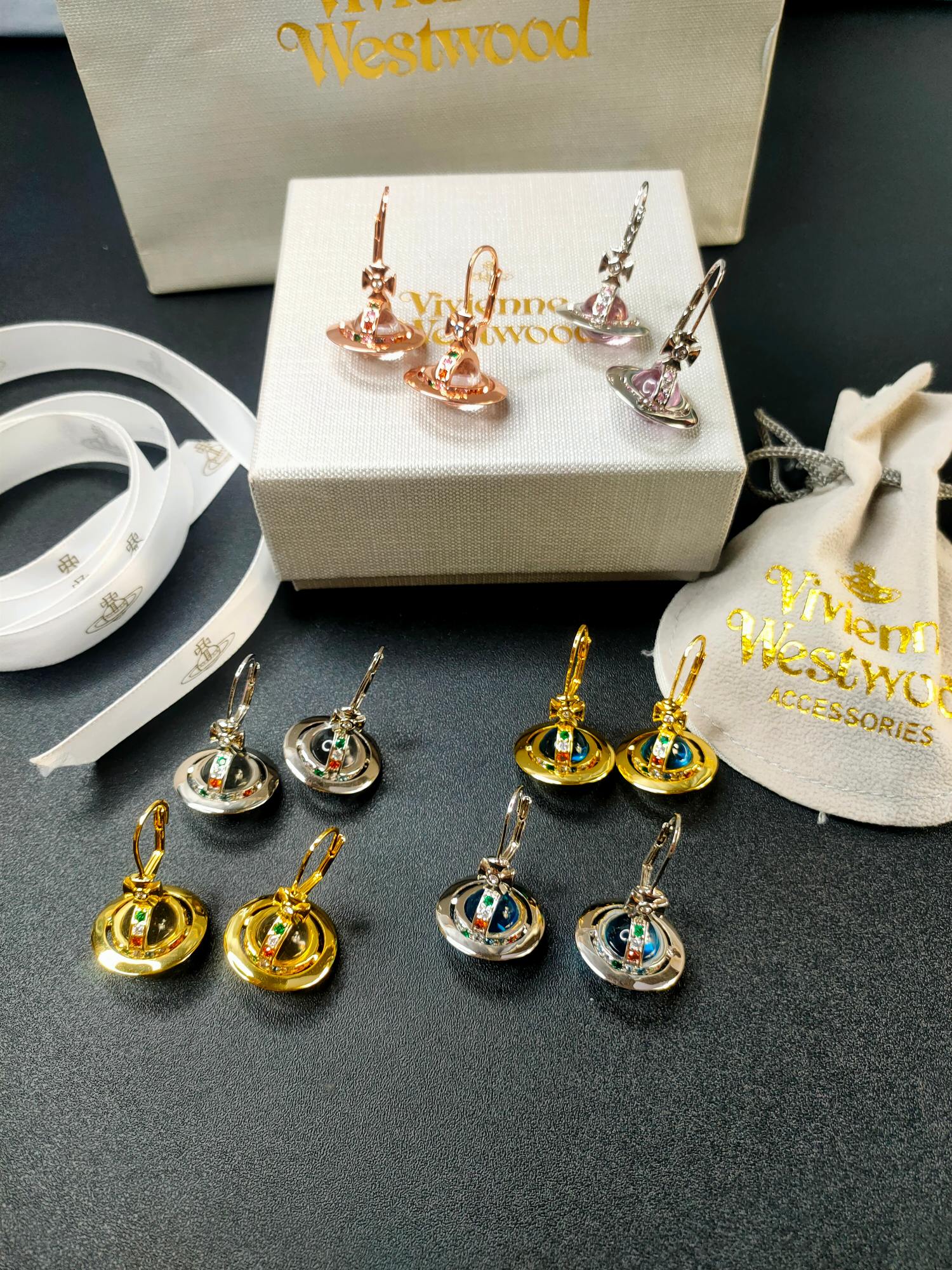 NO:103504,The Queen Mother of the Cities has three-dimensional crystal ball earrings, pink crystal, blue crystal, white crystal, all, Queen Mother of the Cities has earrings, earrings19860909西太后立体水晶球耳环,粉水晶,蓝水晶,白水晶,都有,西太后耳钉,earrings,Jewelry