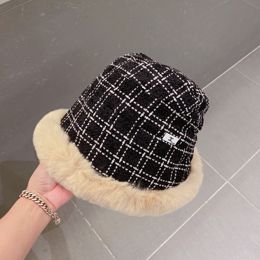 Chanel香奈儿秋冬新款格子渔夫帽