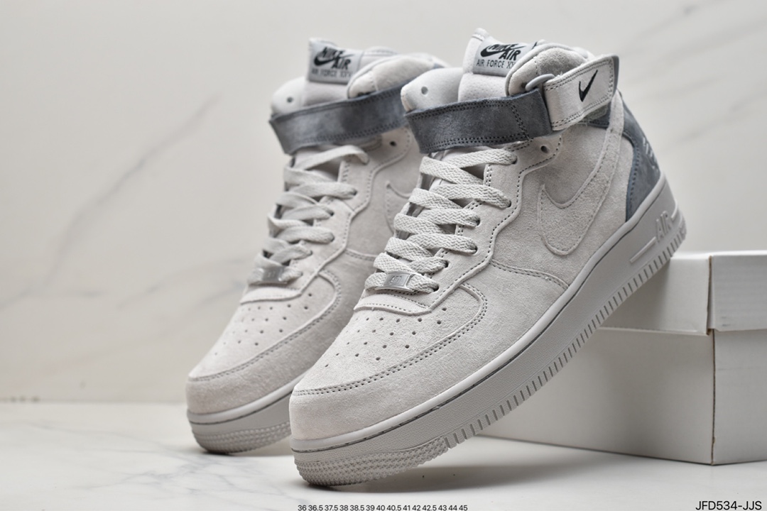 170 加拿大温哥华品牌“卫冕冠军”Reigning Champ x Nike Air Force 1 High PRM 空军一号807618-200