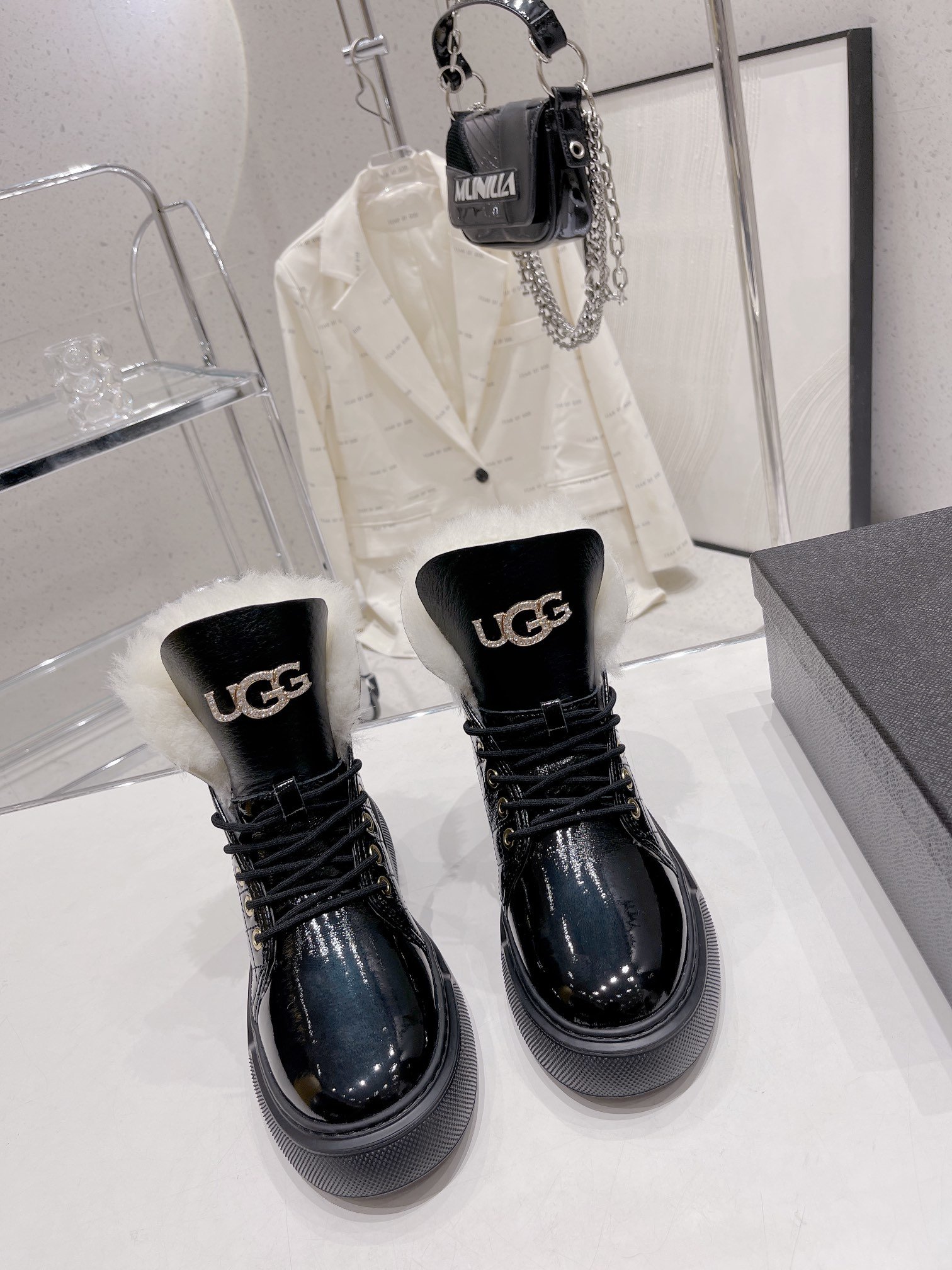 UGG22冬季新款雪地靴新潮设计不仅