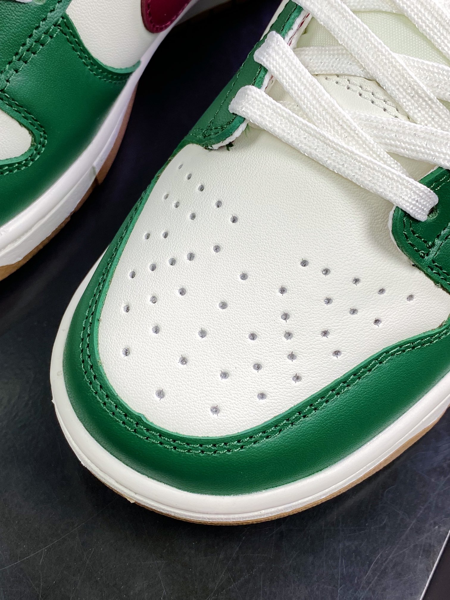 300 SB Dunk Low”Gorge Green”扣篮系列低帮休闲运动滑板板鞋FB7160-161