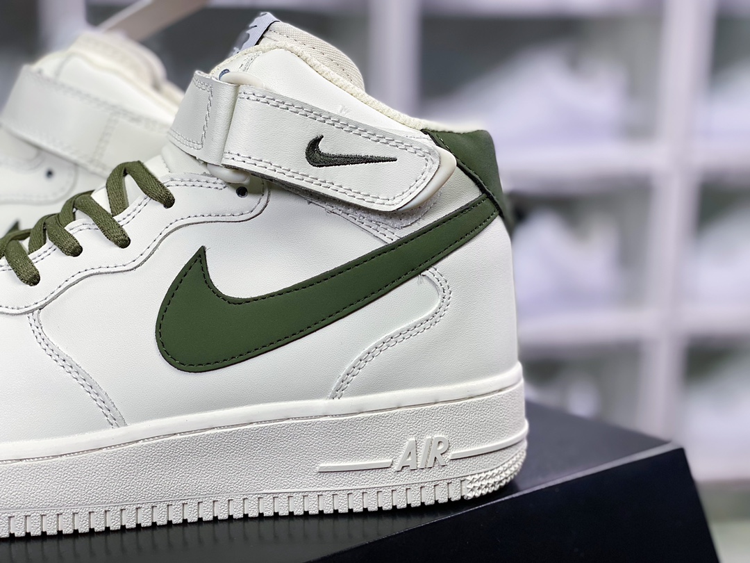 Air Force 1'07 Mid ”White/Olive Green” classic mid-top LZ6819-608