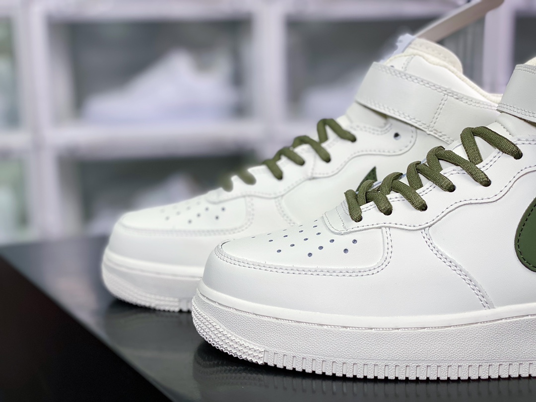 Air Force 1'07 Mid ”White/Olive Green” classic mid-top LZ6819-608