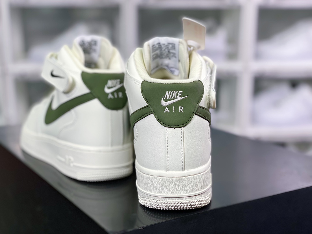 Air Force 1'07 Mid ”White/Olive Green” classic mid-top LZ6819-608