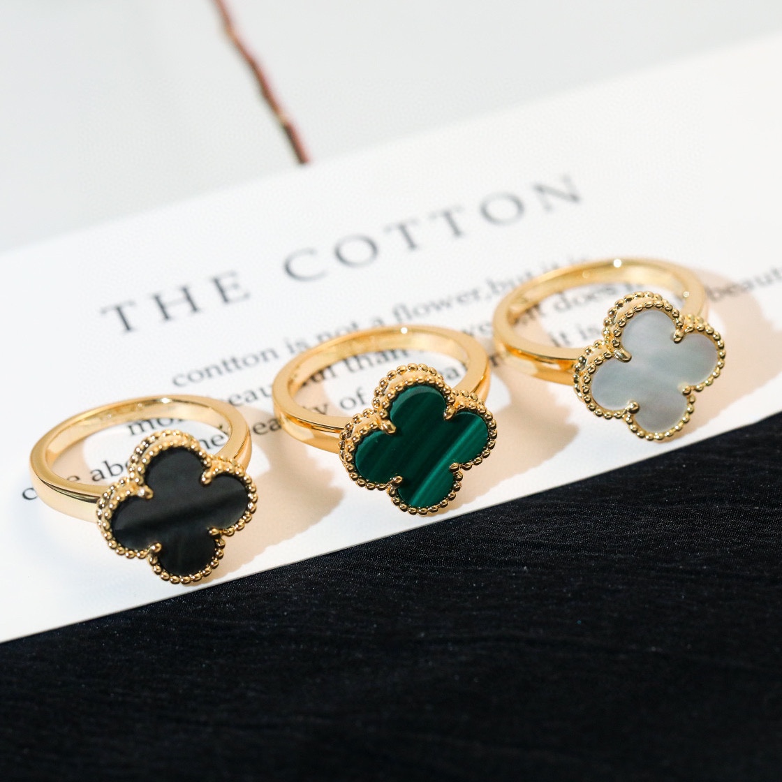 Van Cleef & Arpels vca四叶草戒指v金材质