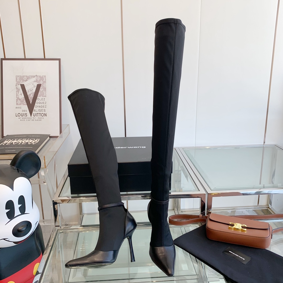 “Alexander Wang’s Boots: 1050 Years of Style Evolution and Popularity” - 图片 3
