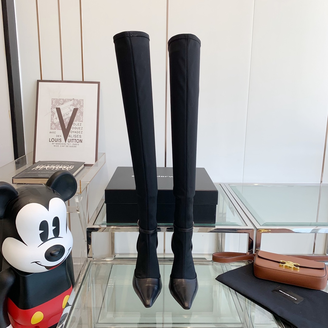 “Alexander Wang’s Boots: 1050 Years of Style Evolution and Popularity” - 图片 9
