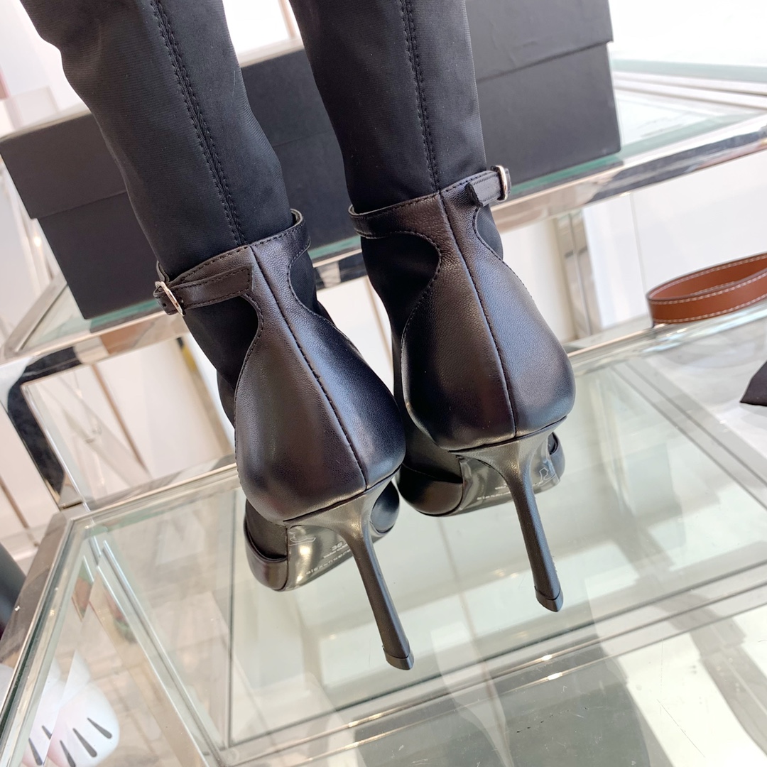 “Alexander Wang’s Boots: 1050 Years of Style Evolution and Popularity” - 图片 8