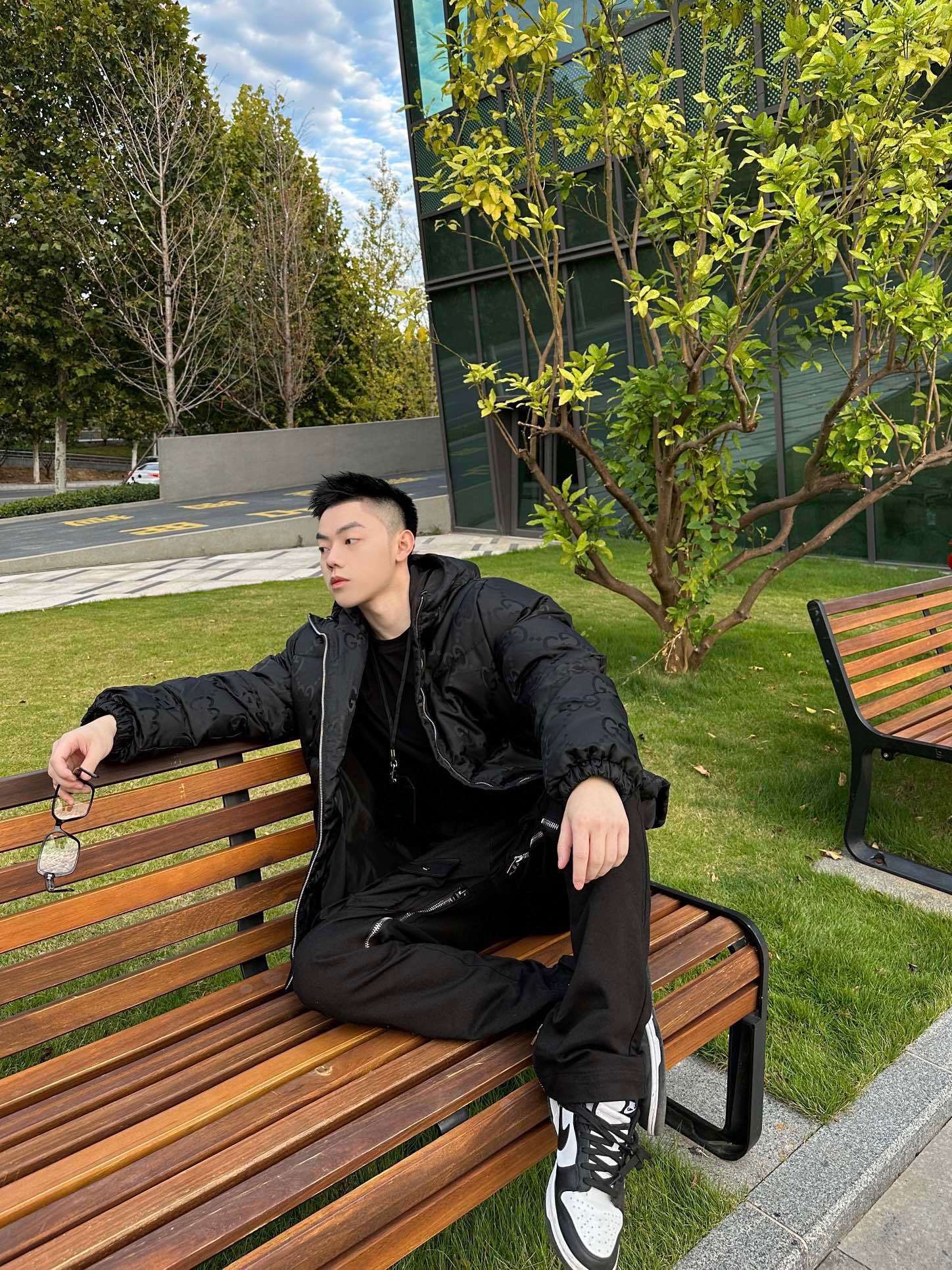 羽绒服-。 GUC黑武士黑客系列双G暗纹印花连帽羽绒服外套!客供再生尼龙面料制作,内里白鹅绒填充,给予温