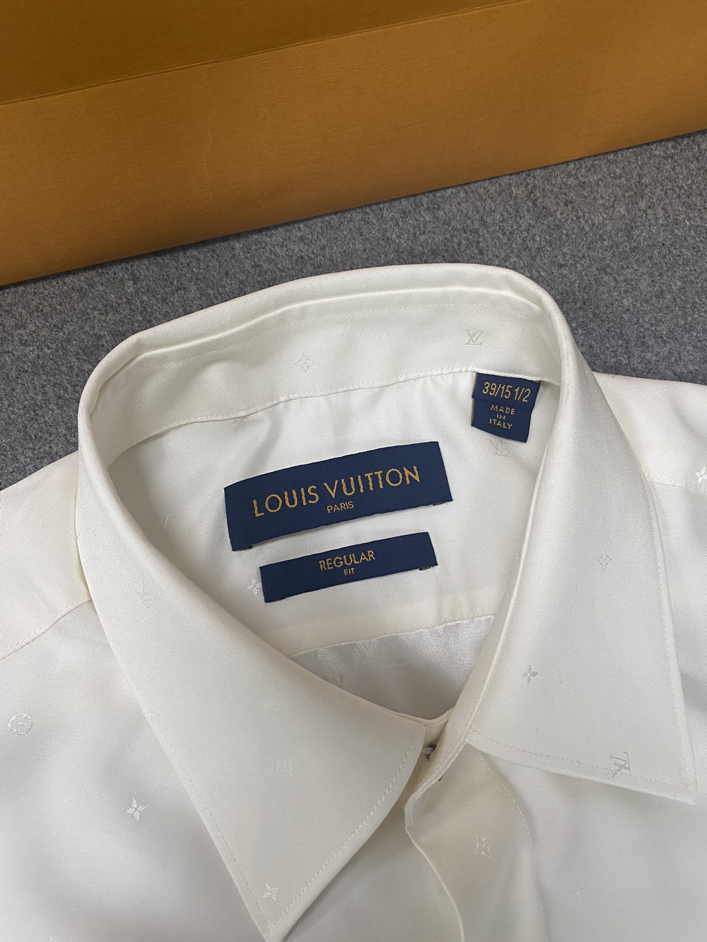 루이비통 여성 셔츠 129764 Louis Vuitton Shirt 썸네일 이미지