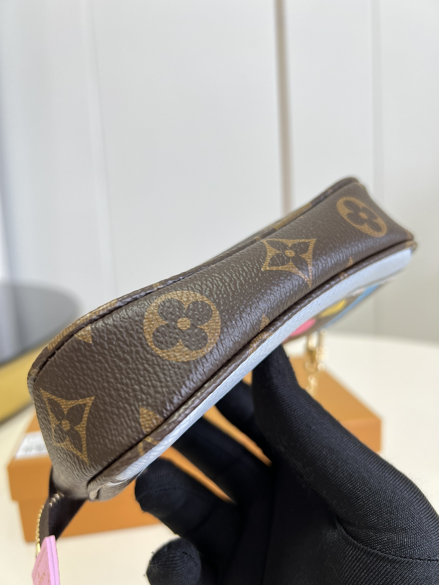 顶级原单M81637粉M58009MiniPochetteAccessoires手拿包加入Vivienn