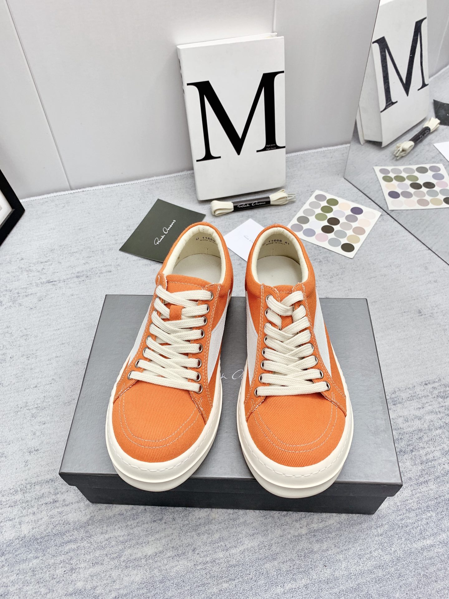 NO:243738,(High version) Rick Owens / Rick ~Owens High/Low Top Canvas Shoes Classic Black Canvas Low Top Hot Original Milk Flavor Sole, Original imported fine-print fabric from Taiwan Size 35-48 (46, 47, 48 Customized No Return and Exchange, Customized Size 20), Casual Shoes/Sports Shoes, Sneakers19860909（高版本）  瑞克.欧文斯 /Rick ~Owens 高/低帮款帆布鞋经典黑色色帆布低帮火爆上市原版奶香底,原厂台湾进口细纹布 尺码35-48（46、47、48订做不退换,定做码20）,休闲鞋/运动鞋,sneakers,Women's Shoes