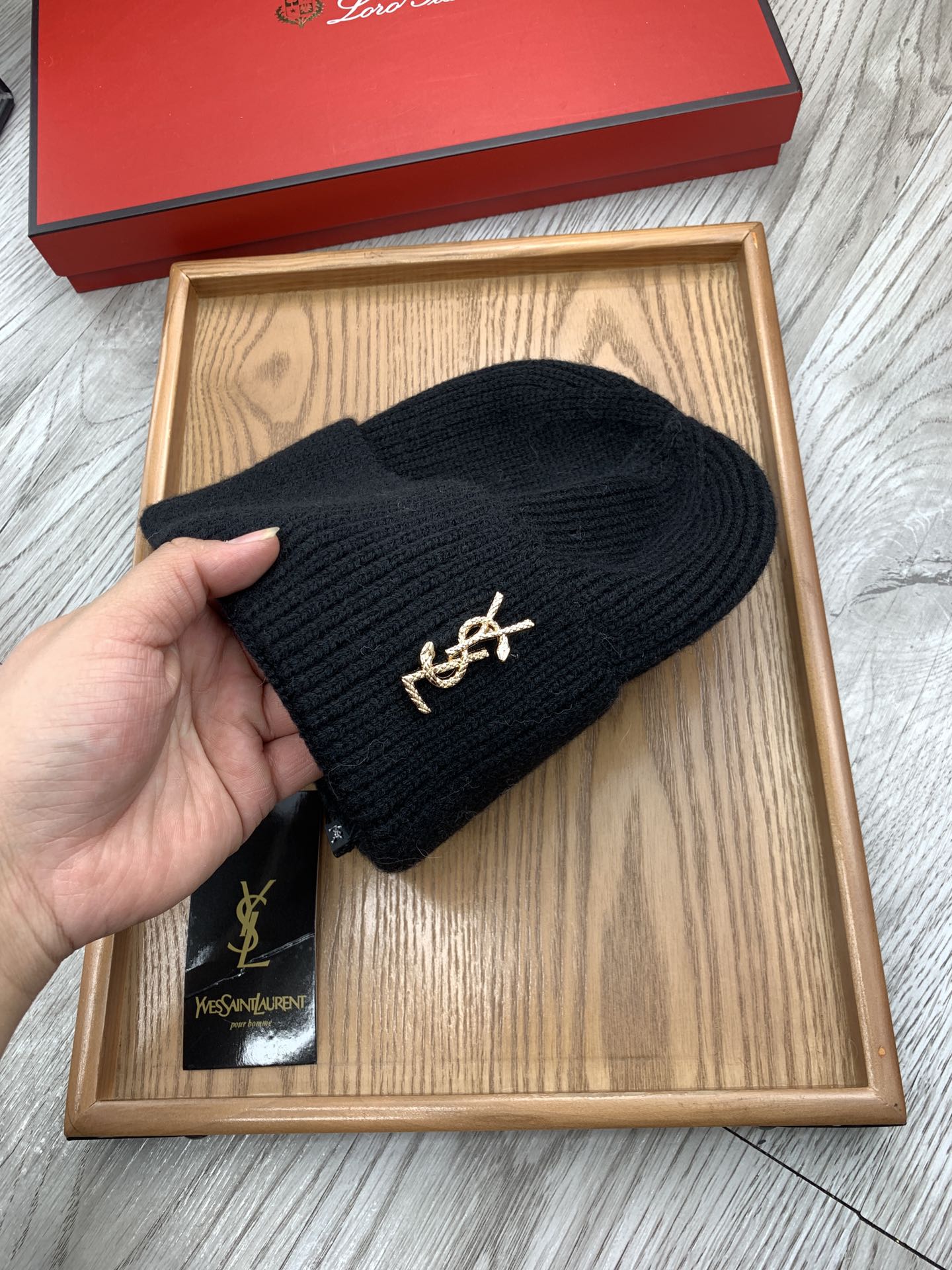 。YSL。福利！【细毛线针织单帽】新款上架，特别实惠的一个系列帽子，面料：细毛线。密度紧致！毛线针织面料