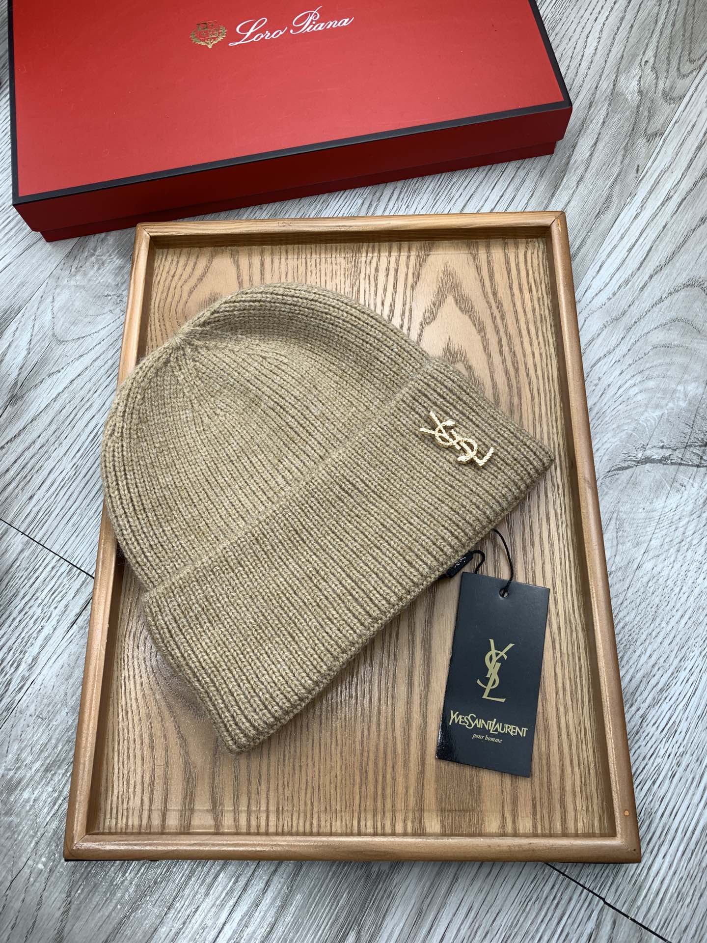 。YSL。福利！【细毛线针织单帽】新款上架，特别实惠的一个系列帽子，面料：细毛线。密度紧致！毛线针织面料