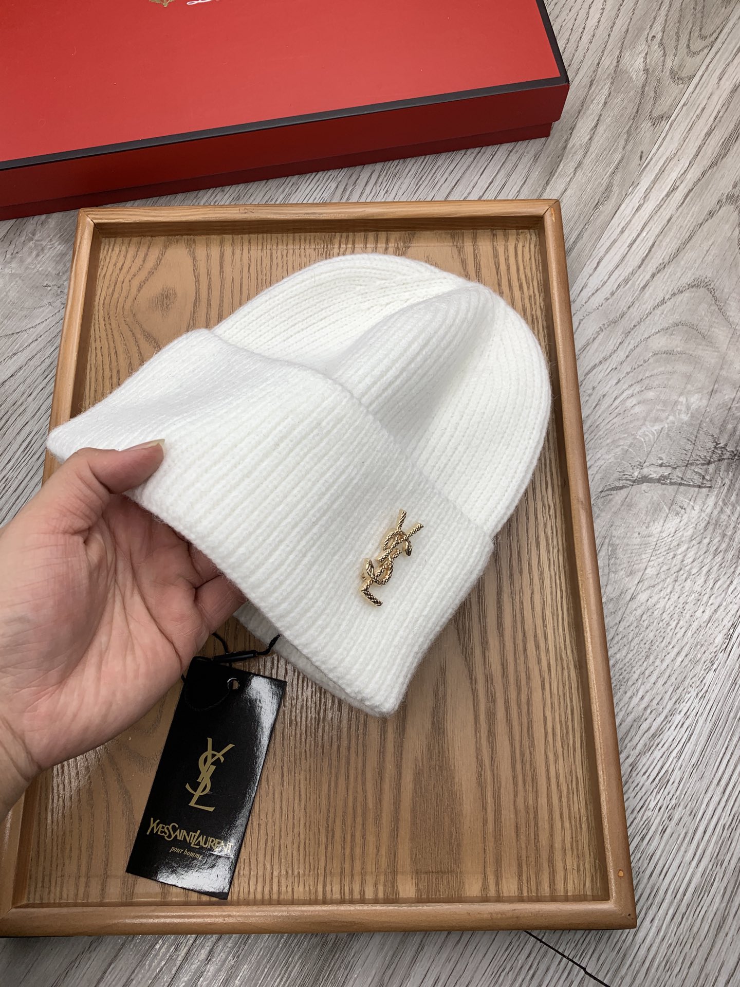 。YSL。福利！【细毛线针织单帽】新款上架，特别实惠的一个系列帽子，面料：细毛线。密度紧致！毛线针织面料