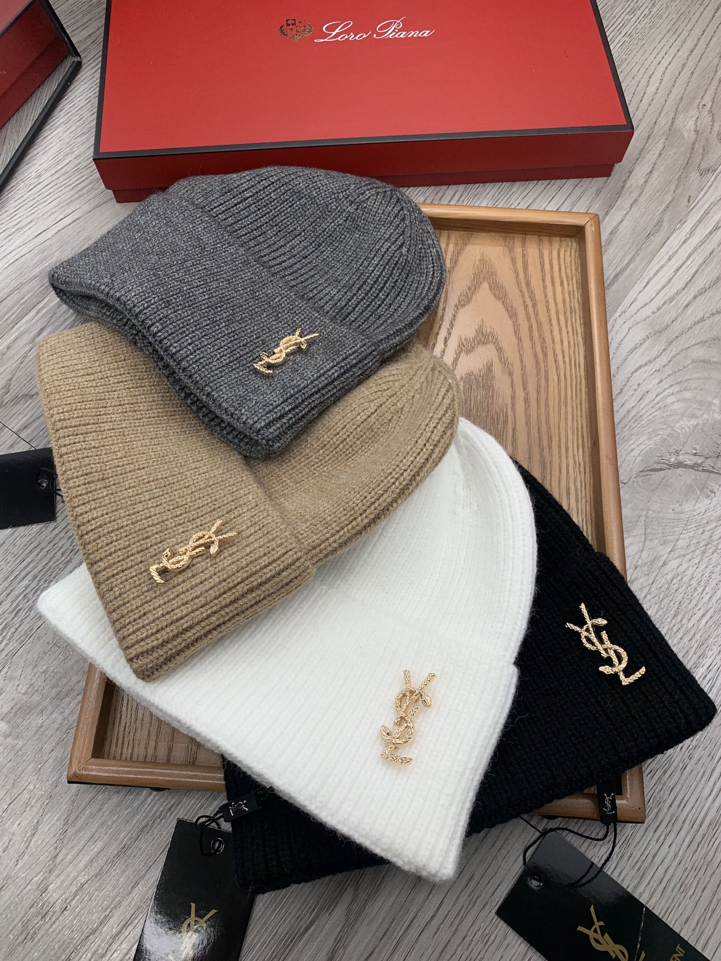 NO:617577,Special price.YSL.Benefits!  [Fine wool knitted single hat] New style is on the shelves, a particularly affordable series of hats, the fabric is fine wool. The density is tight!  Wool knitted fabric feels comfortable and breathable!  Fashionable and chic!  A must-have item for going out on the street, age-reducing, fashionable, and very generous!  The shape of the hat is very nice!  And the price is very beautiful!  It’s a great item to give as a gift or for personal use!  !  Complete trademark hangtags!  !  There are many styles and colors!  Hat bucket hat baseball cap knitted hat, hat, saint laurent, espadrilles, hats19860909特价.YSL.福利！【细毛线针织单帽】新款上架,特别实惠的一个系列帽子,面料细毛线.密度紧致！毛线针织面料手感舒适透气性好！款式新颖别致！出街必备单品,减龄又时尚,非常大方！帽型特别好看！而且价格非常美丽！送人自用都是非常不错的一款单品哦！！商标吊牌齐全！！款式多多,颜色多多！帽子渔夫帽棒球帽针织帽,帽子,saint laurent,espadrilles,hats,hat