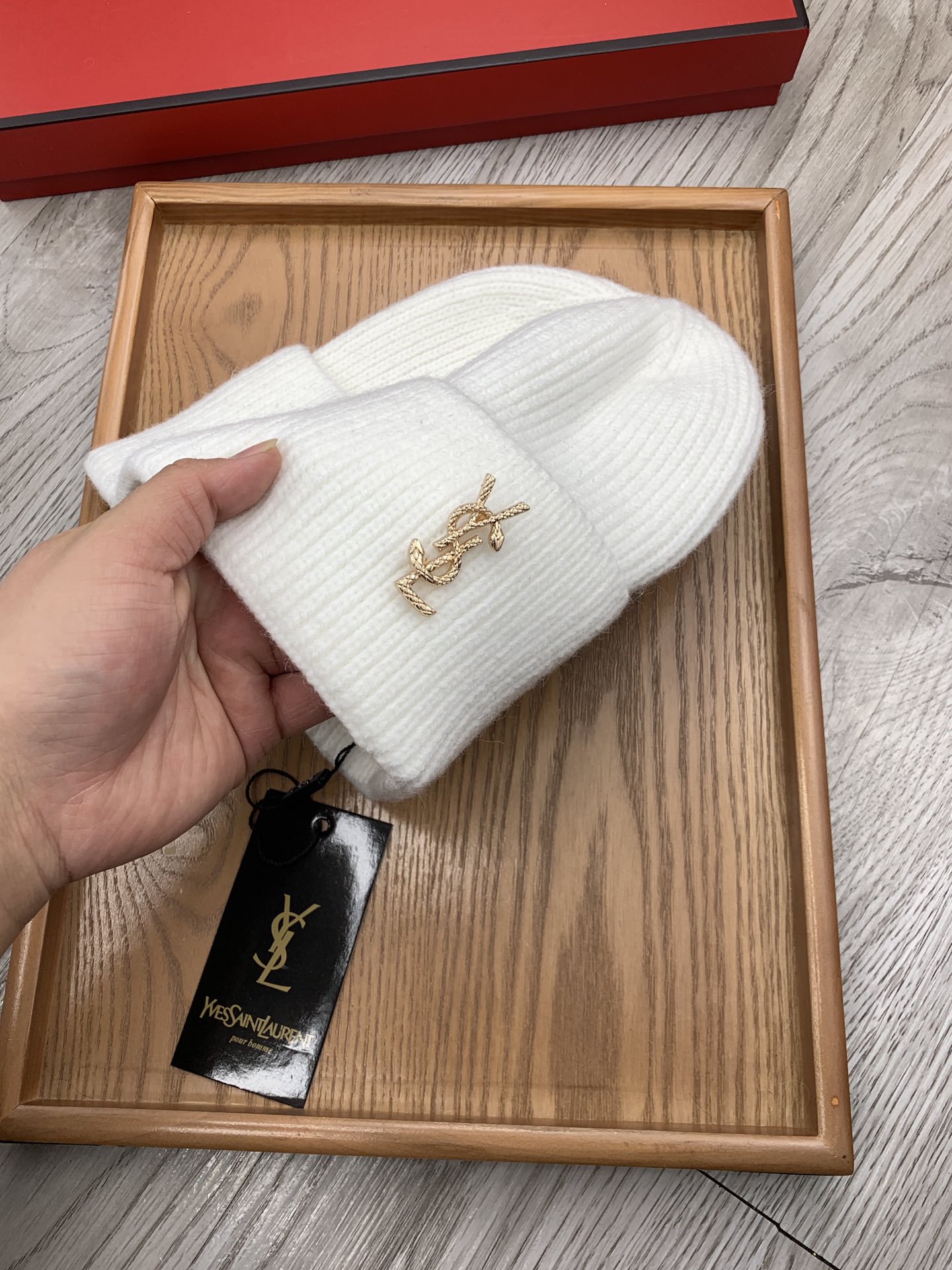 。YSL。福利！【细毛线针织单帽】新款上架，特别实惠的一个系列帽子，面料：细毛线。密度紧致！毛线针织面料