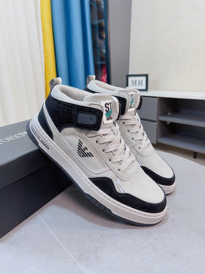 I5 Armani Armani 阿玛尼 著名奢侈品牌,高端系列休闲男鞋,以经典的设计成为永不落幕的时尚宠儿,经典的休闲造型.采用牛皮发泡轻便大底,耐磨,轻便尺码38～44.