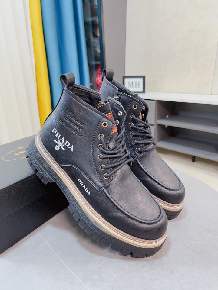 J0  Prada 普拉达  高邦米兰展新品男鞋出炉了,官网：1制作原版,续写魅力传承,创新与致敬年轻时尚的你必须拥有活动垫脚无臭脚；进口油蜡皮鞋面耐磨橡胶底；适合四季穿着 ,时尚百搭.码数:38-44